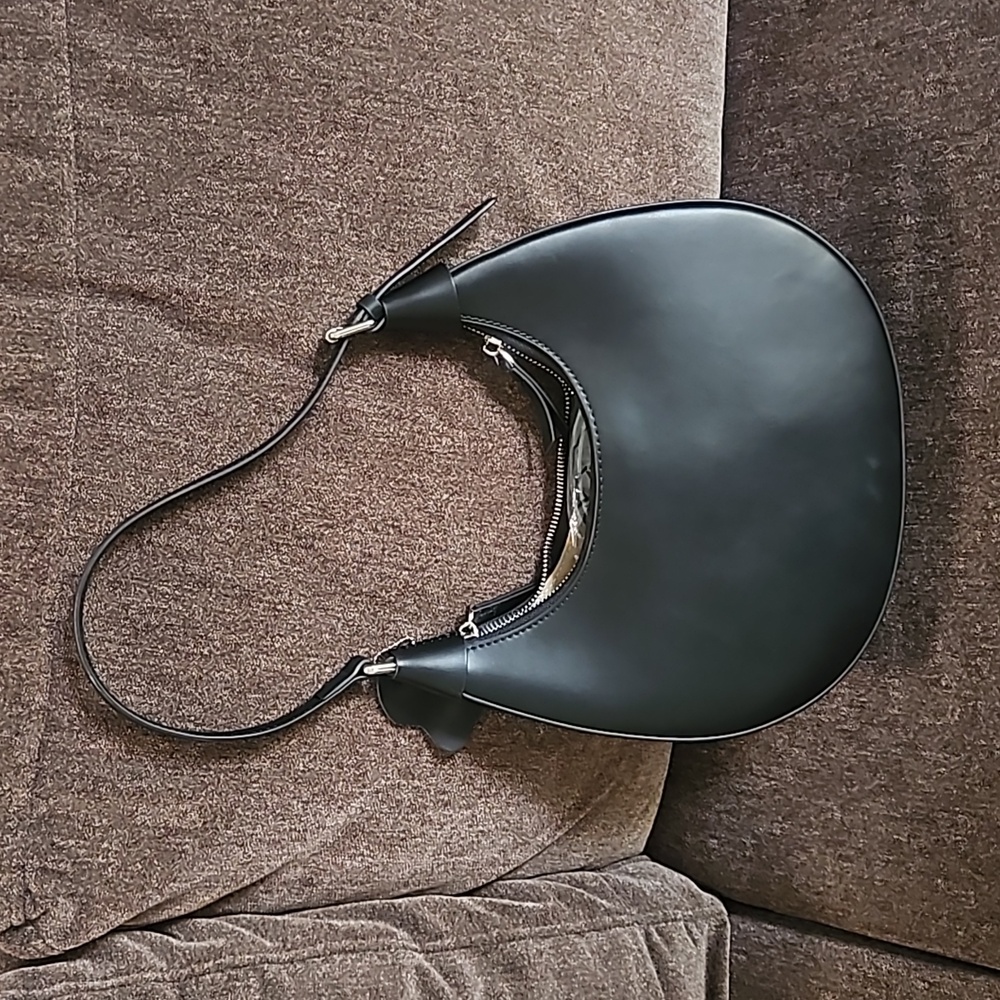 Black shoulder bag